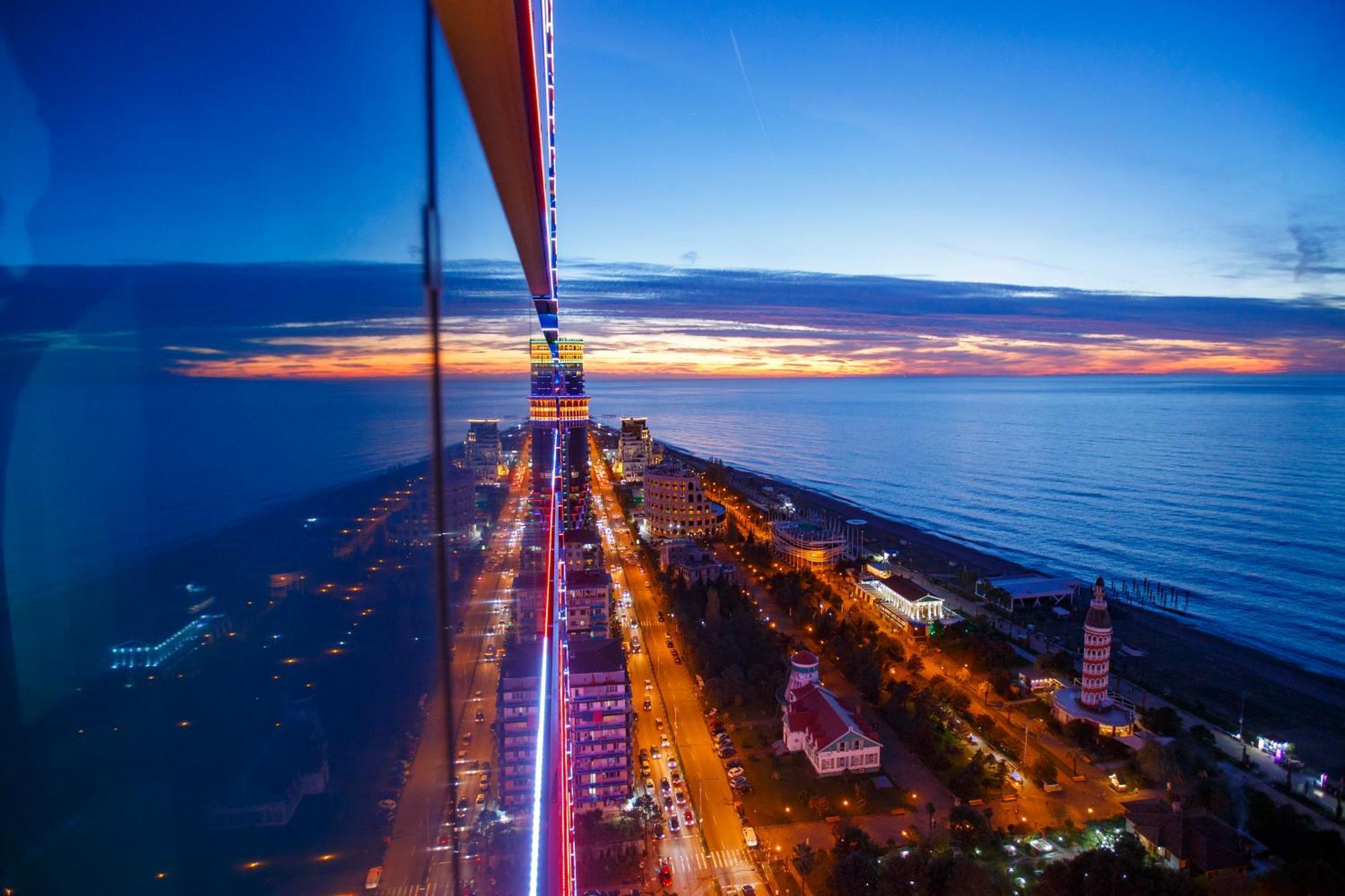 Panorama Orbi Beach Resort Center Suite Batumi Exterior photo