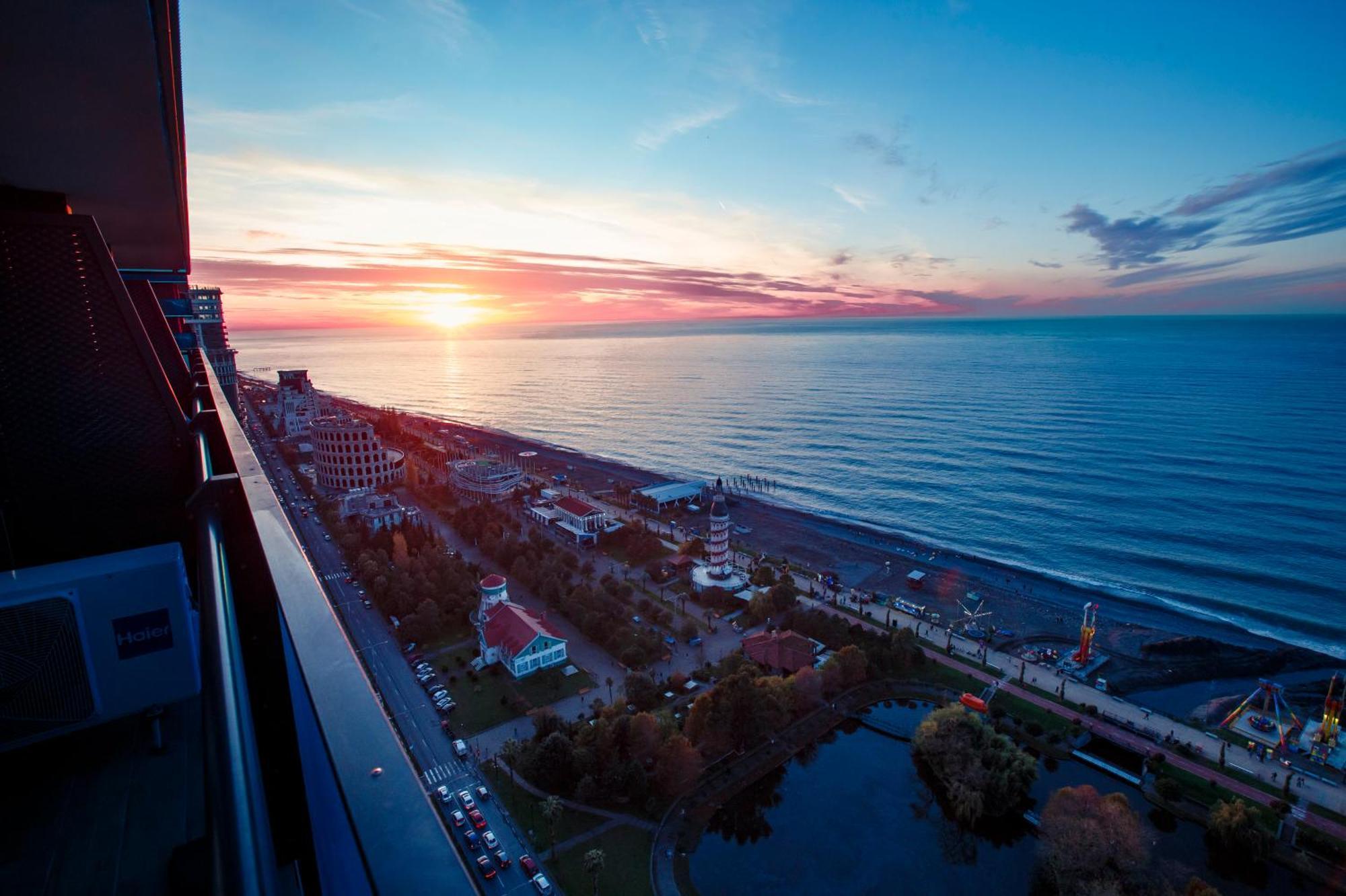 Panorama Orbi Beach Resort Center Suite Batumi Exterior photo